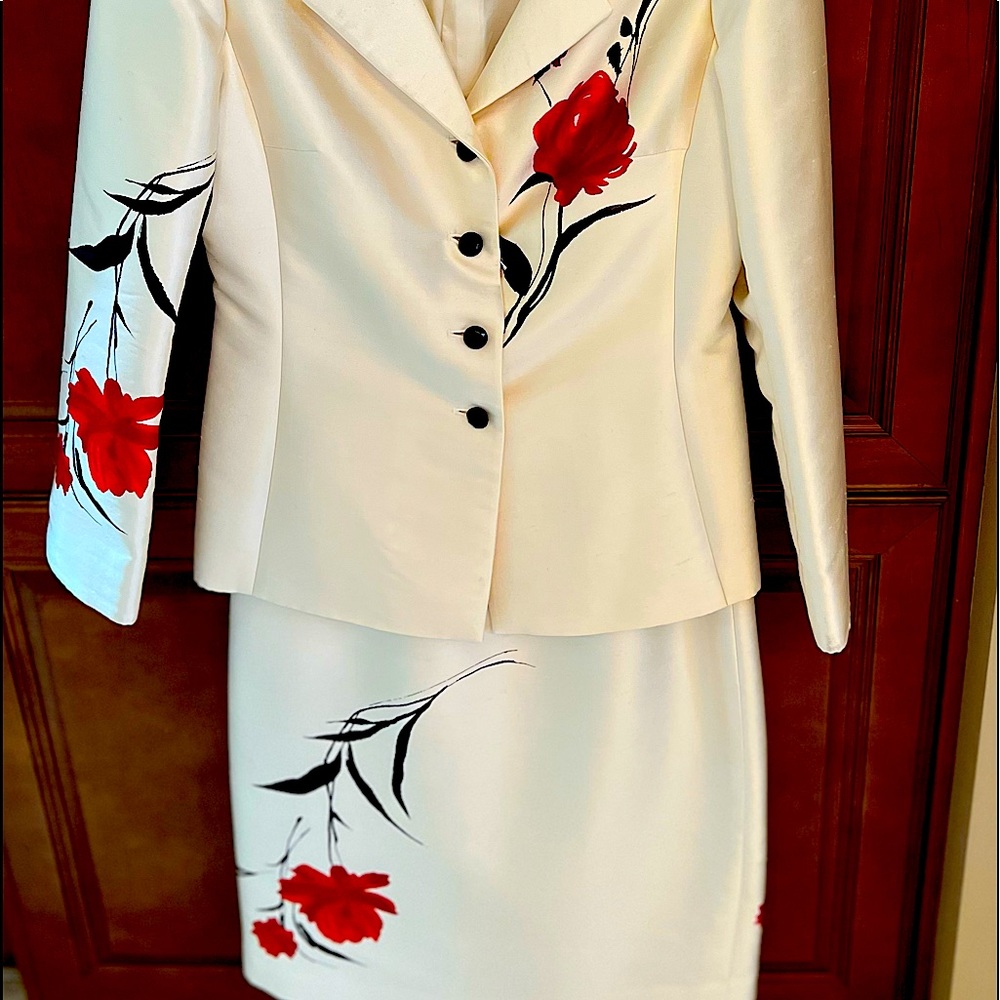 DRESS IS PERFECT FOR ANY WOMEN TO FEEL MORE CAPTIVATING THEN THEY EVER HOPPED!